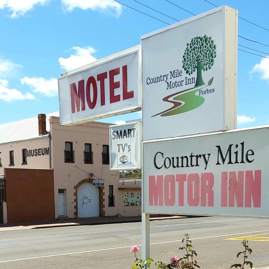 Country Mile Motor Inn Forbes Bagian luar foto